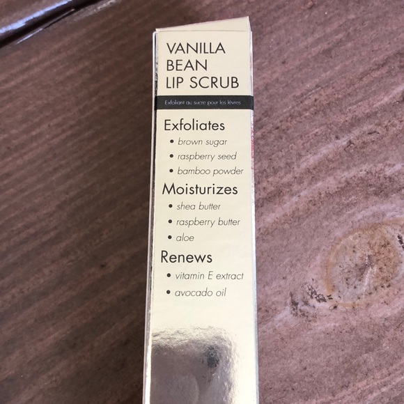 Whish Lip Scrub - Vanilla Bean - Picture 3 of 6